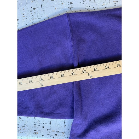 VTG Womens Sz Medium HANES Purple Polar Bears Crewneck Pullover Sweater - Picture 6 of 7